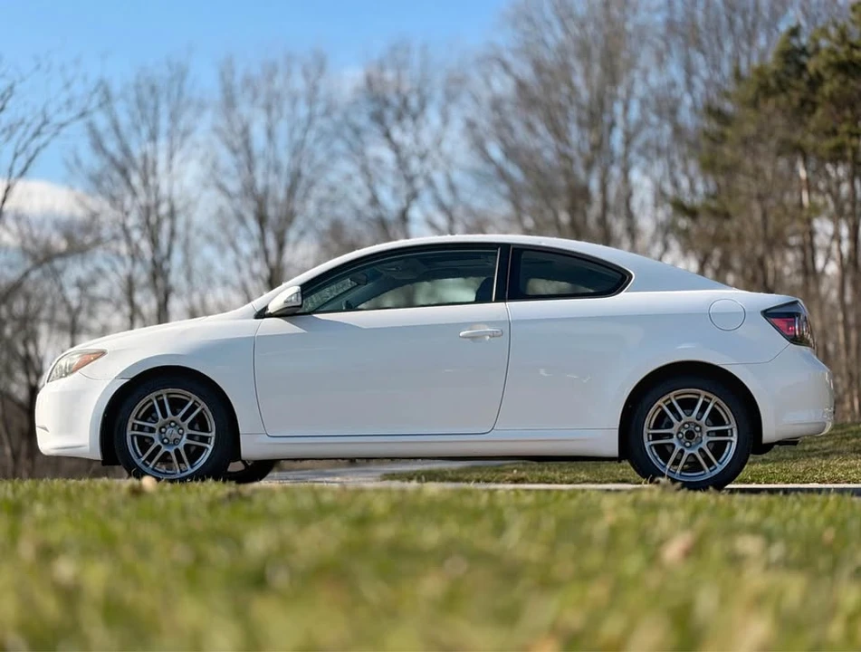 2010 Scion tC - Image 5 of 20