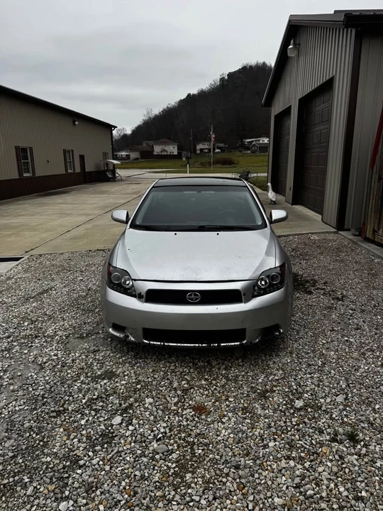 2010 Scion tC - Image 4 of 4
