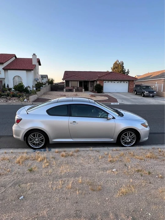 2010 Scion tC - Image 3 of 6