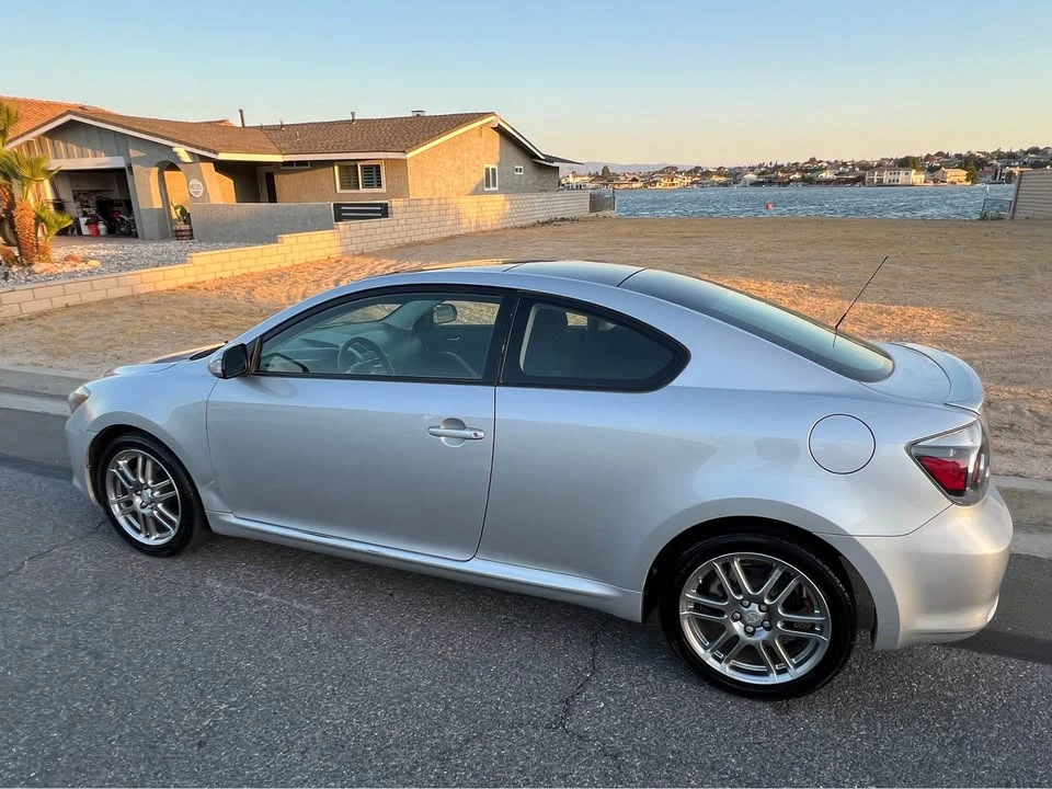 2010 Scion tC - Image 5 of 6