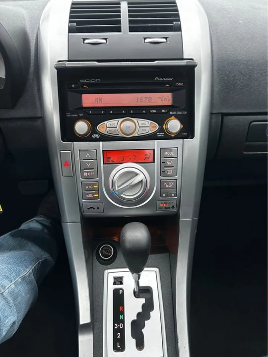 2010 Scion tC - Image 10 of 16
