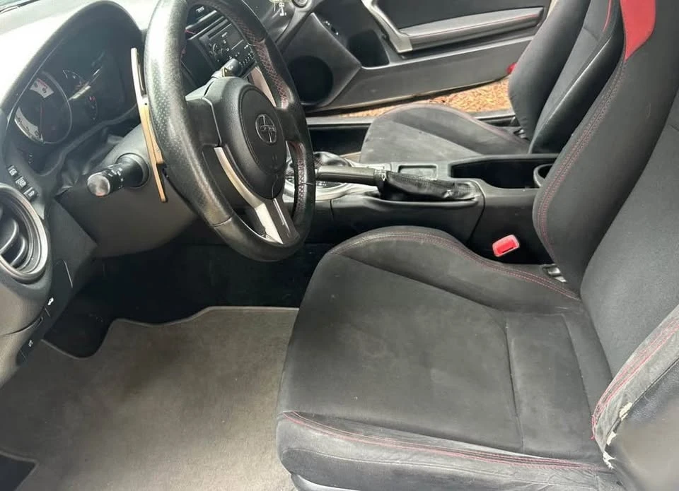 2010 Scion FR-S - Image 12 of 16