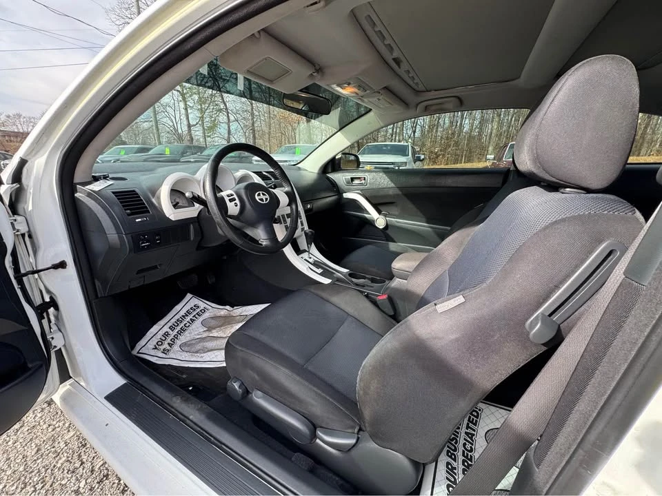 2010 Scion tC - Image 8 of 20