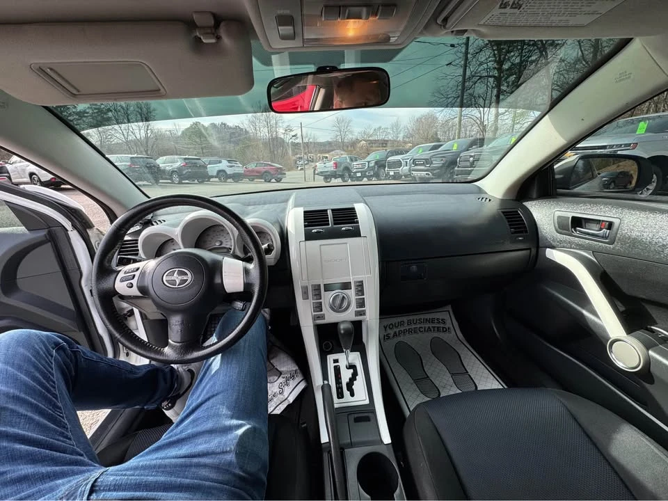 2010 Scion tC - Image 9 of 20