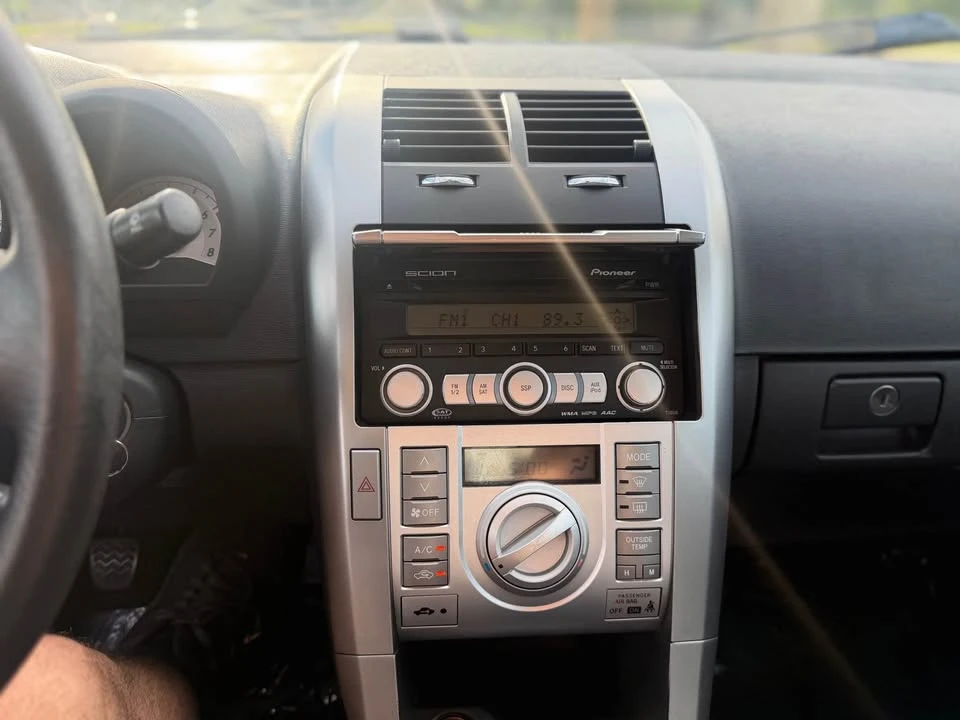 2010 Scion tC - Image 19 of 20