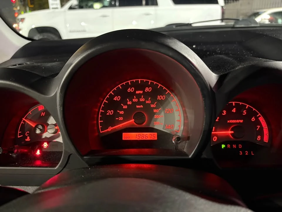 2010 Scion tC - Image 6 of 19