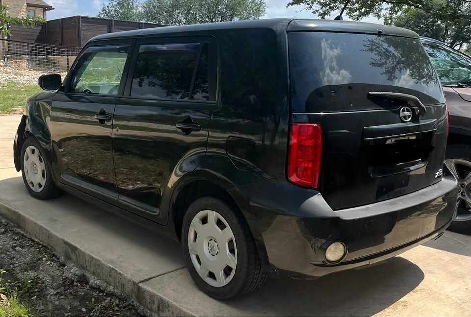 2010 Scion xB - Image 4 of 7