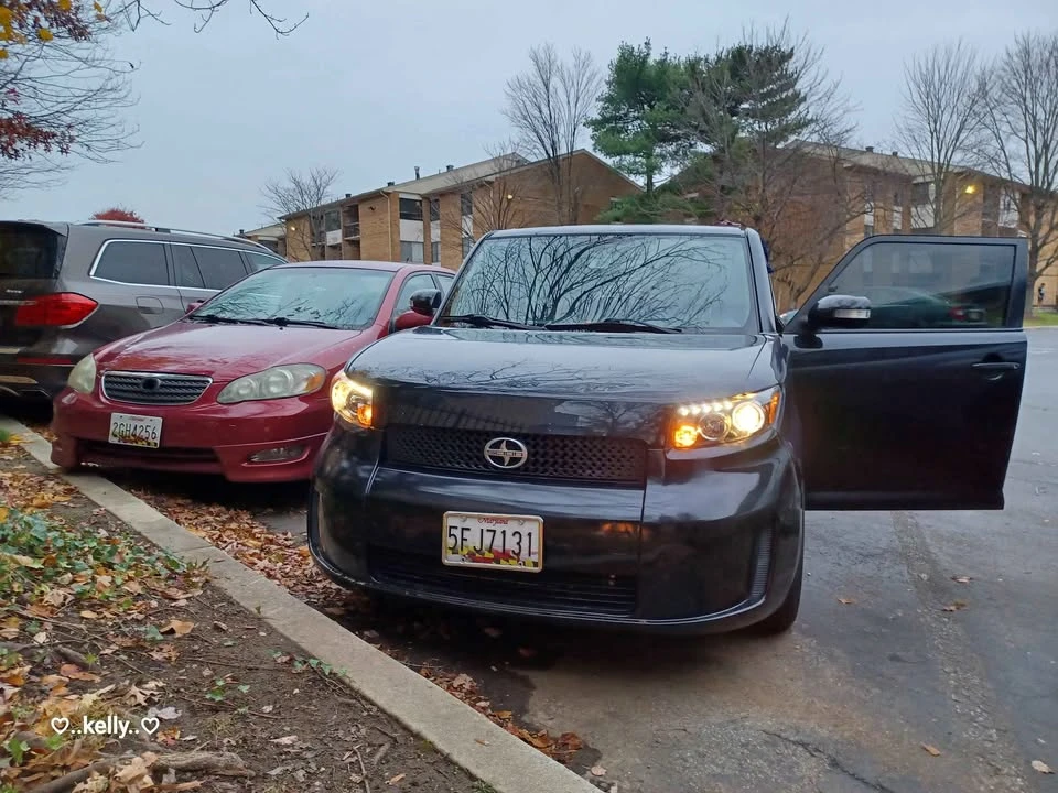 2010 Scion xB - Image 5 of 20