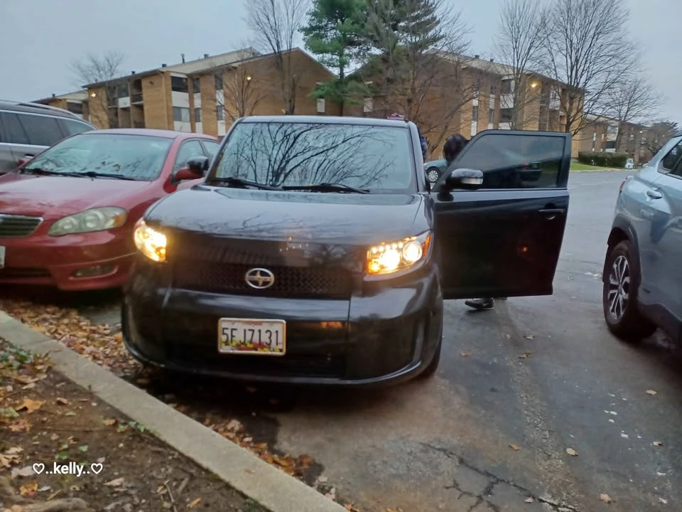 2010 Scion xB - Image 9 of 20