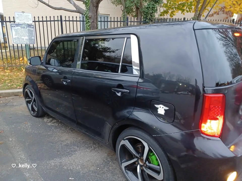 2010 Scion xB - Image 12 of 20
