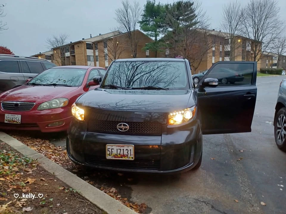 2010 Scion xB - Image 15 of 20