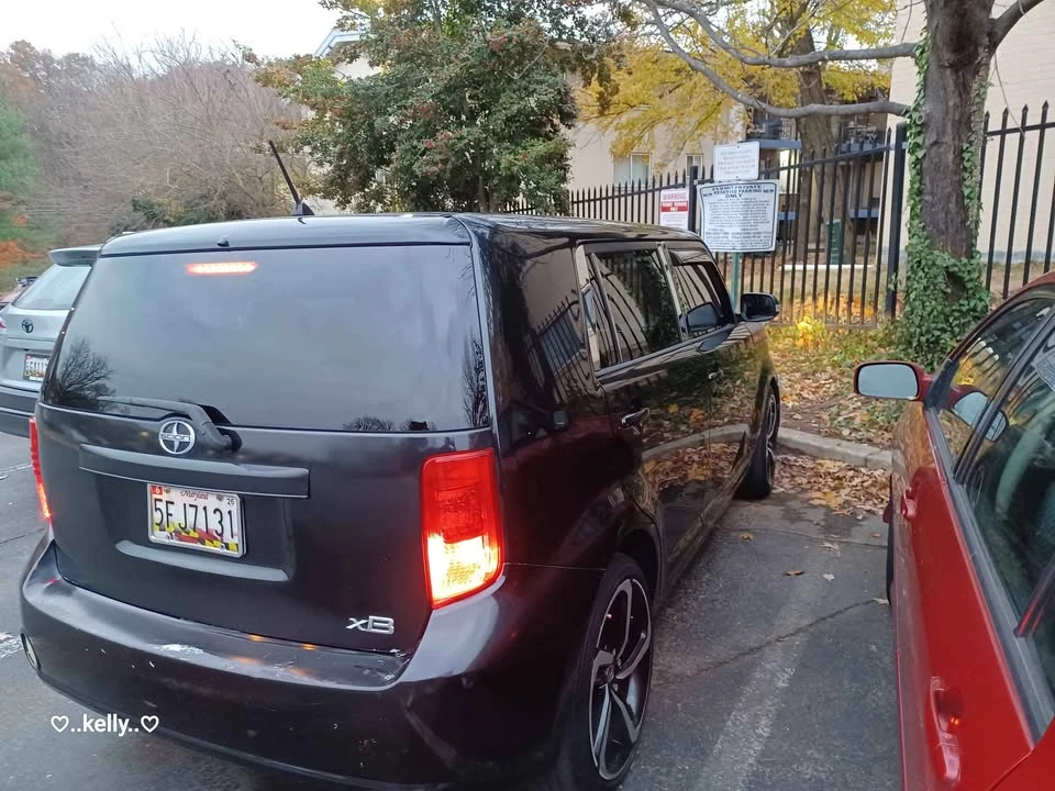 2010 Scion xB - Image 13 of 20