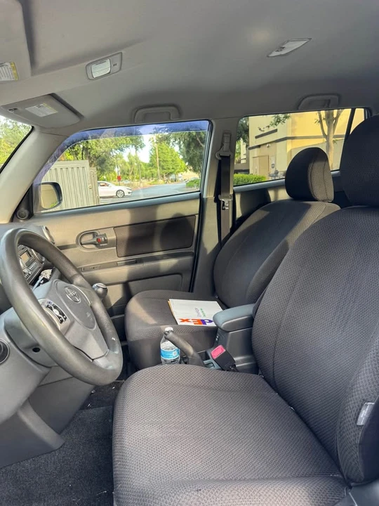 2010 Scion xB - Image 7 of 10