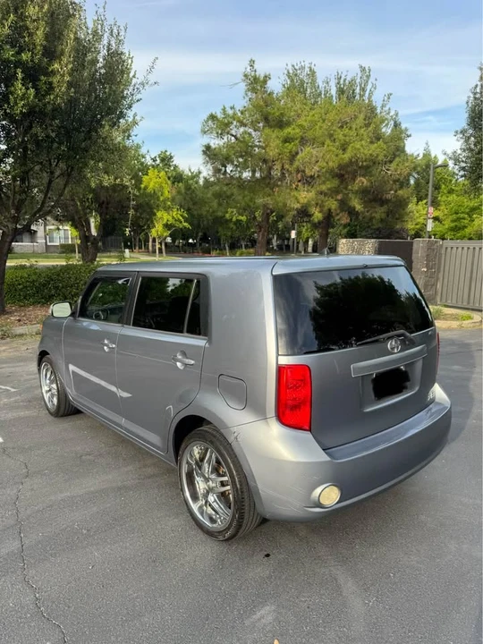 2010 Scion xB - Image 3 of 10