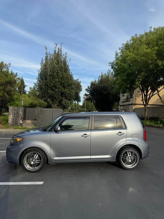 2010 Scion xB - Image 2 of 10