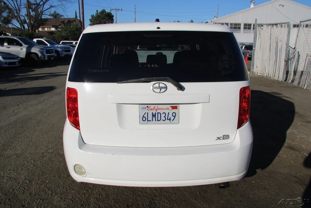 2010 Scion xB - Image 5 of 21