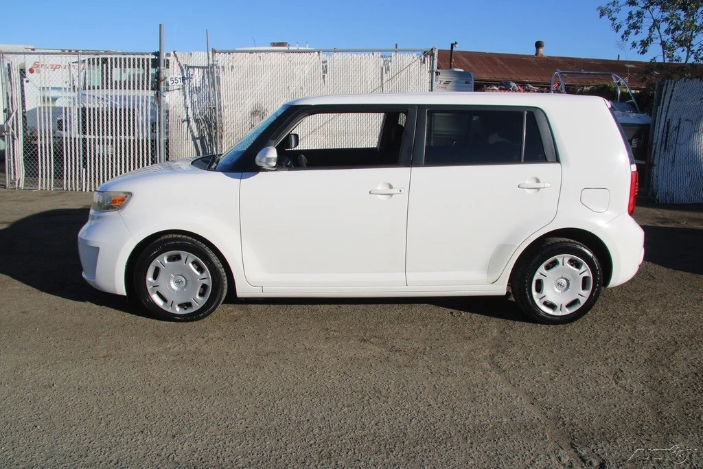 2010 Scion xB - Image 3 of 21