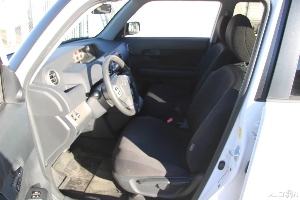 2010 Scion xB - Image 13 of 21