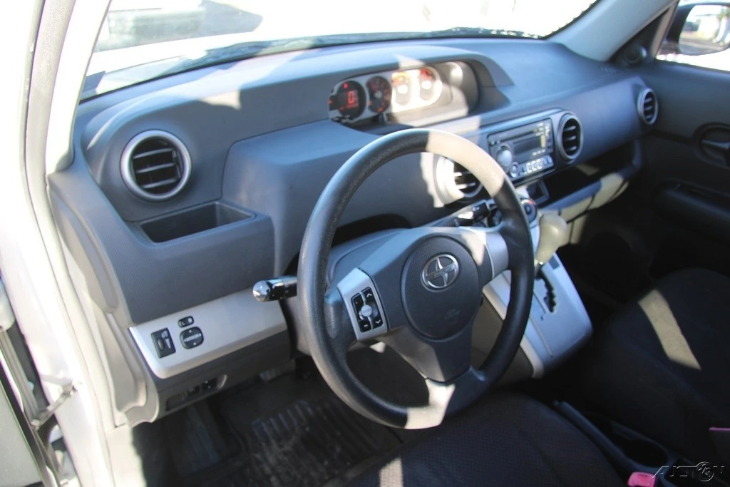 2010 Scion xB - Image 14 of 21