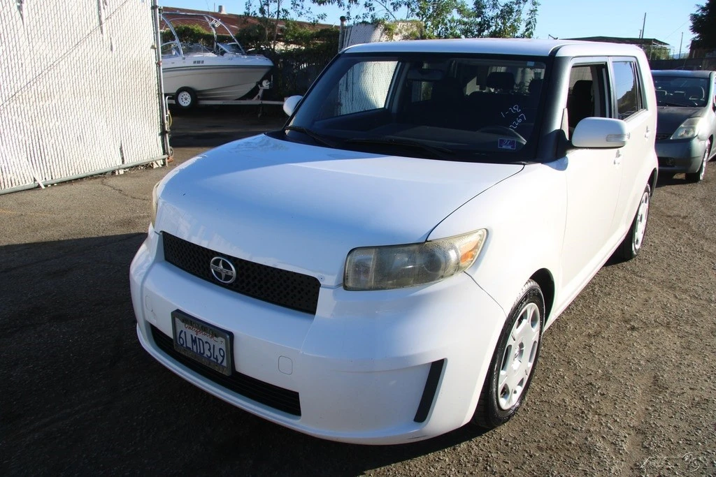 2010 Scion xB - Image 2 of 21