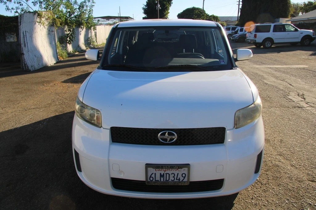 2010 Scion xB - Image 10 of 21