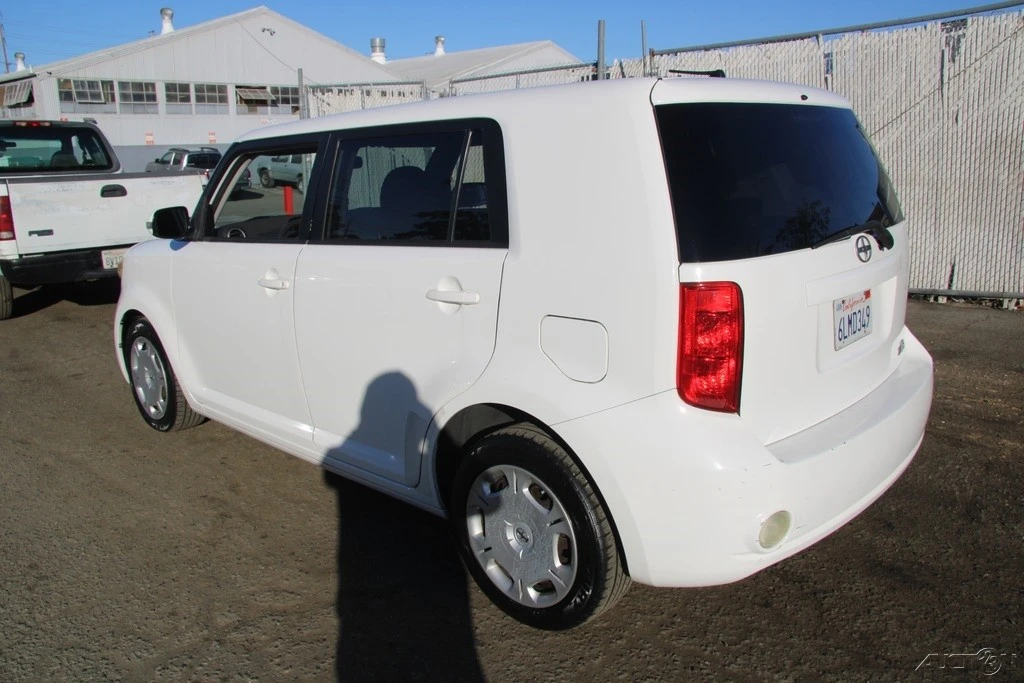 2010 Scion xB - Image 4 of 21