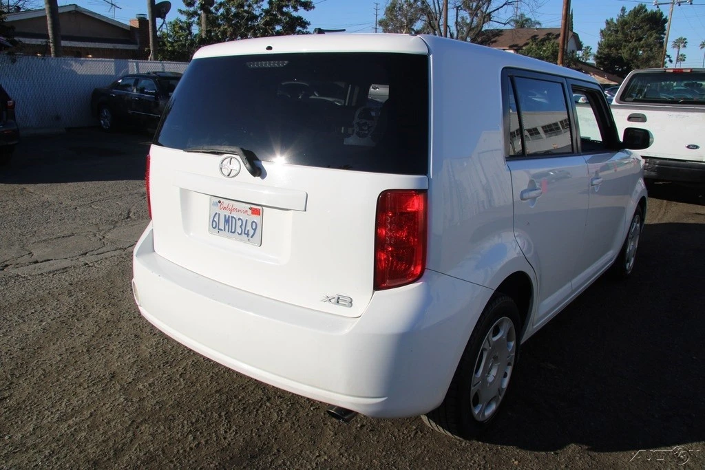 2010 Scion xB - Image 6 of 21