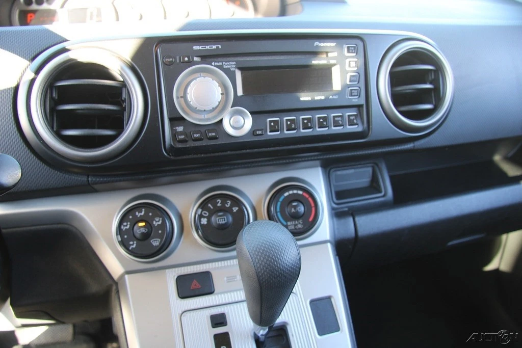 2010 Scion xB - Image 18 of 21