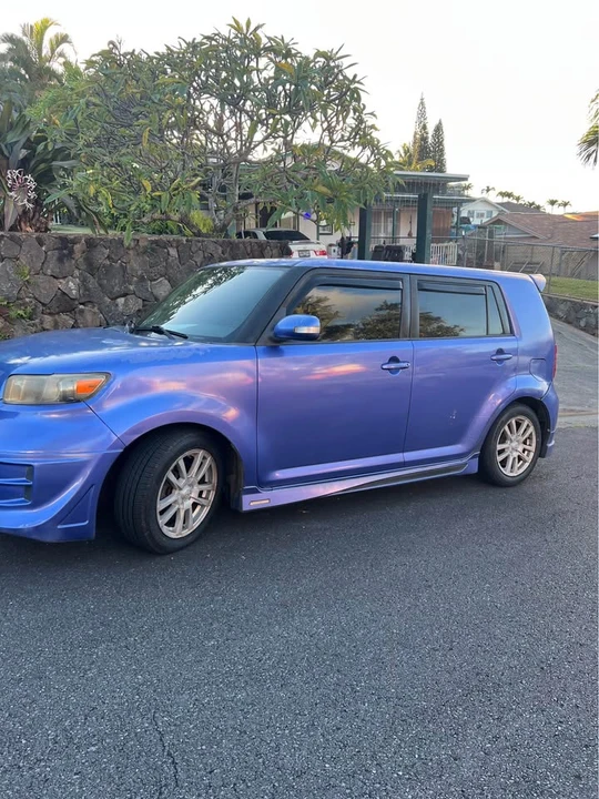 2010 Scion xB - Image 2 of 4