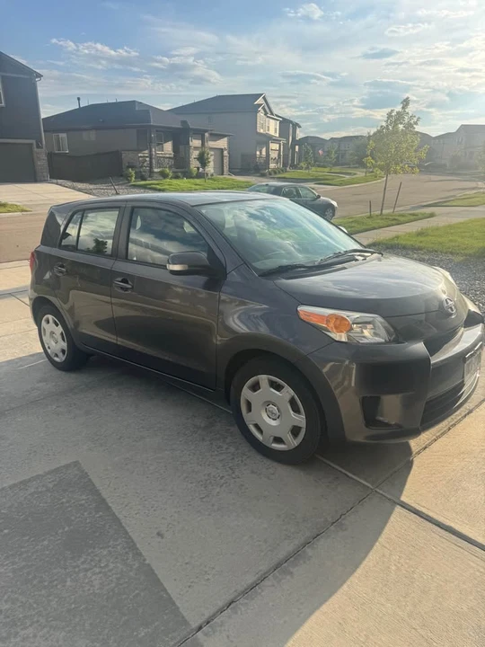 2010 Scion xD - Image 2 of 5