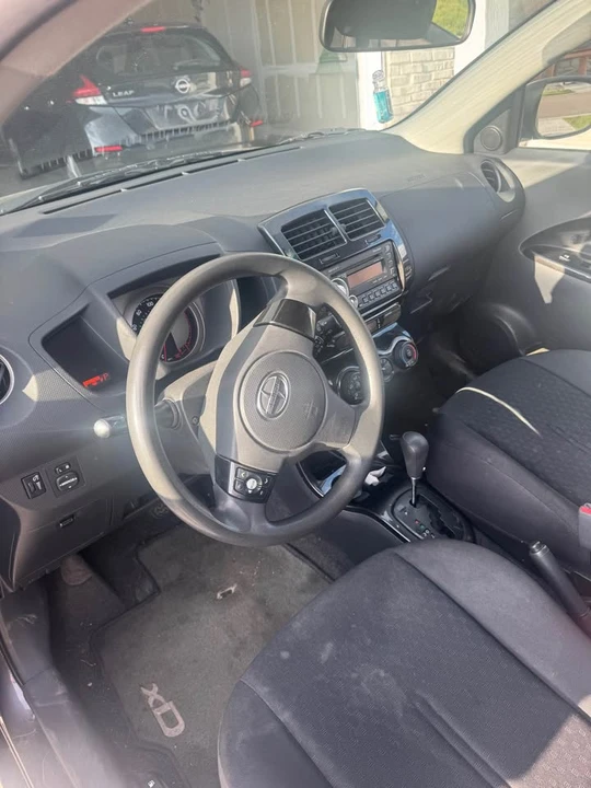 2010 Scion xD - Image 4 of 5