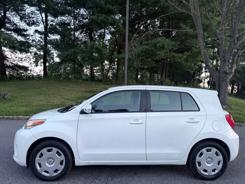 2010 Scion xD - Image 16 of 17