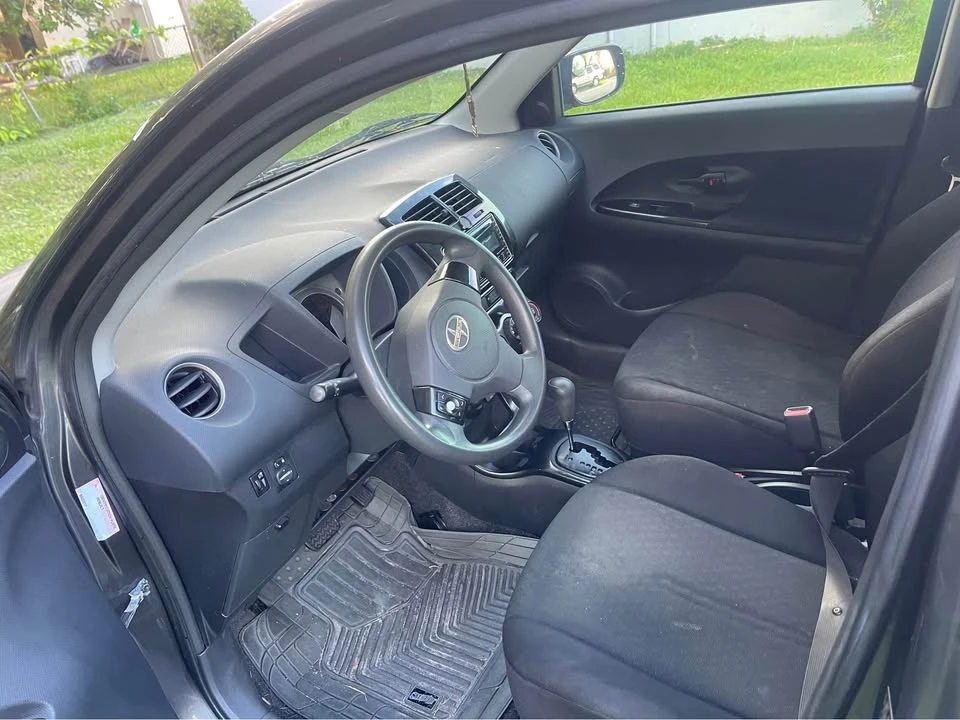 2010 Scion xD - Image 7 of 15