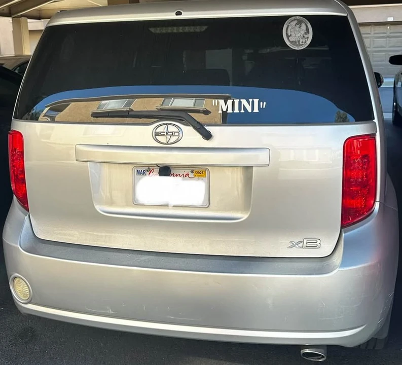 2010 Scion xB - Image 11 of 11