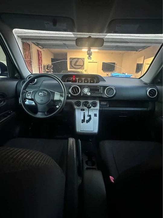 2010 Scion xB - Image 6 of 8
