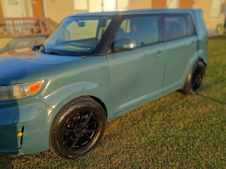 2010 Scion xB - Image 2 of 7