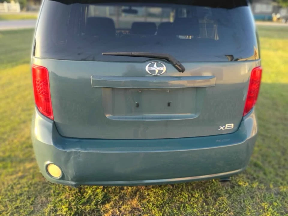 2010 Scion xB - Image 5 of 7