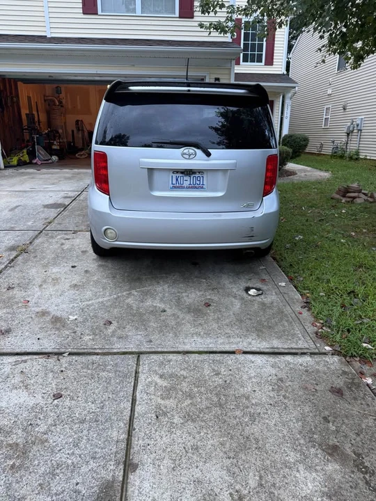 2010 Scion xB - Image 2 of 7