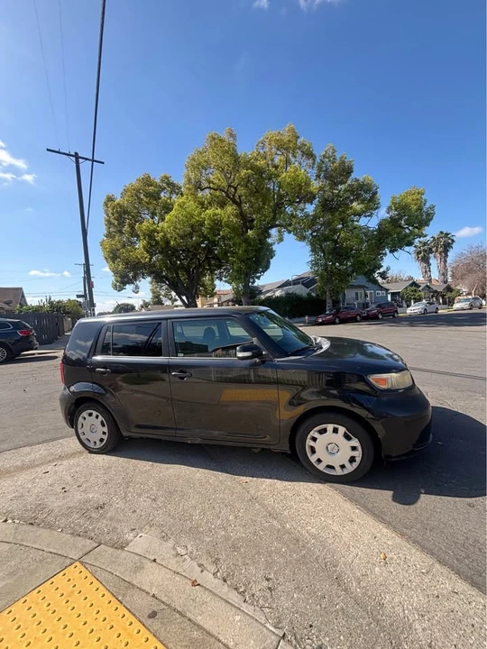 2010 Scion xB - Image 2 of 12