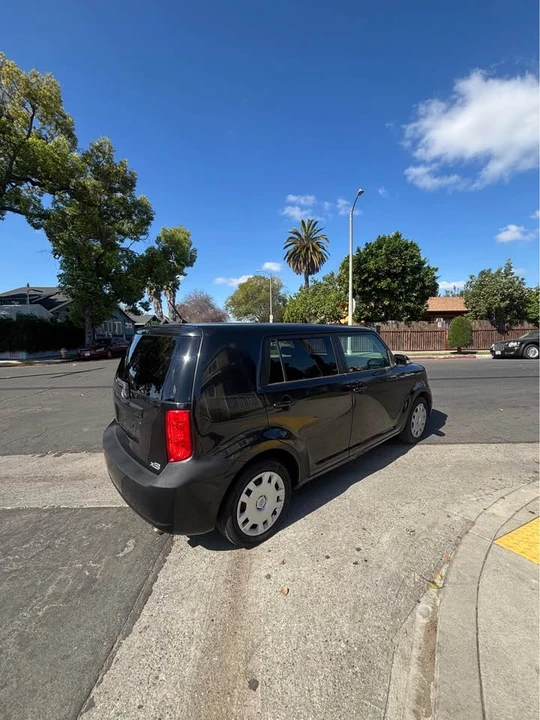 2010 Scion xB - Image 3 of 12