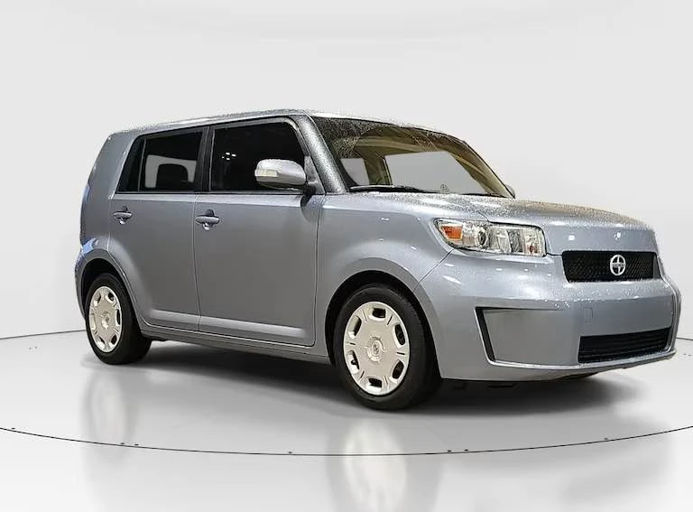 2010 Scion xB - Image 2 of 3