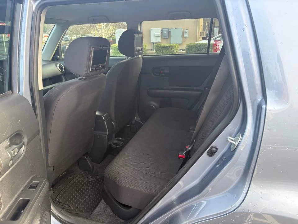 2010 Scion xB - Image 6 of 8