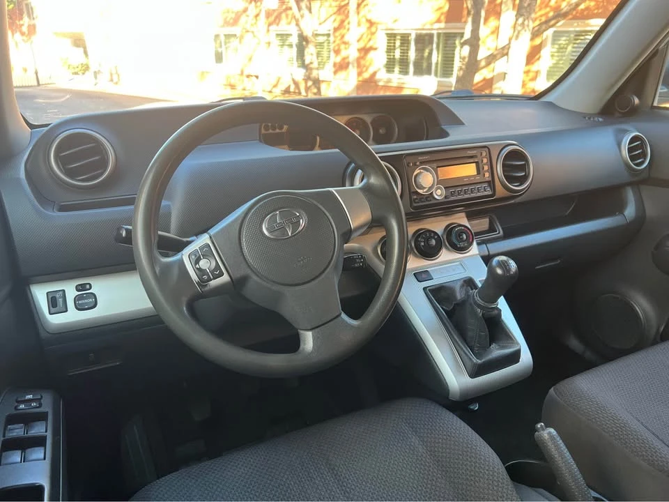 2010 Scion xB - Image 7 of 8