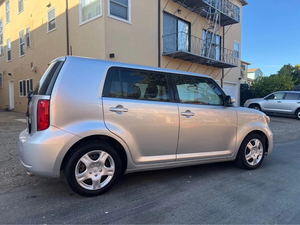 2010 Scion xB - Image 2 of 8