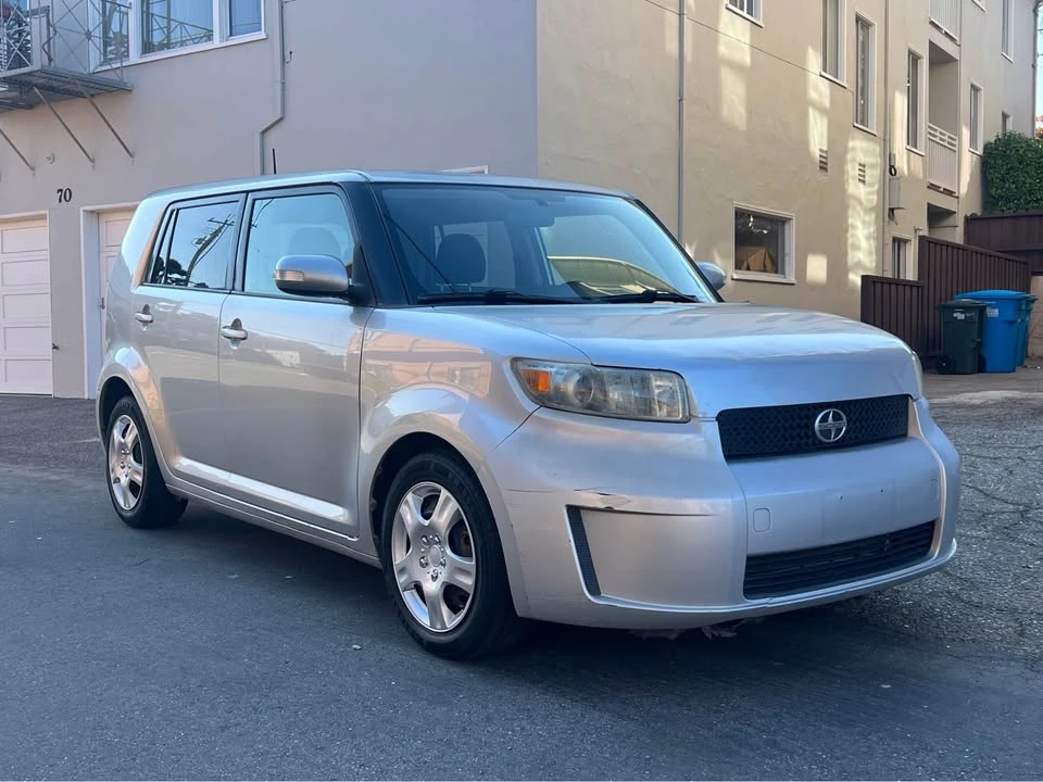 2010 Scion xB - Image 4 of 8