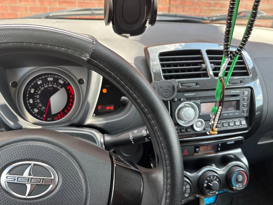 2010 Scion xD - Image 2 of 8
