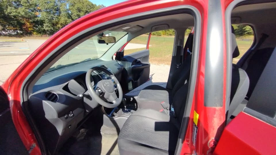 2010 Scion xD - Image 8 of 13