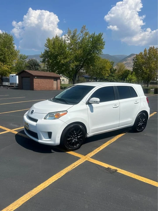 2010 Scion xD - Image 2 of 12