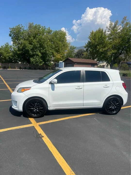 2010 Scion xD - Image 3 of 12