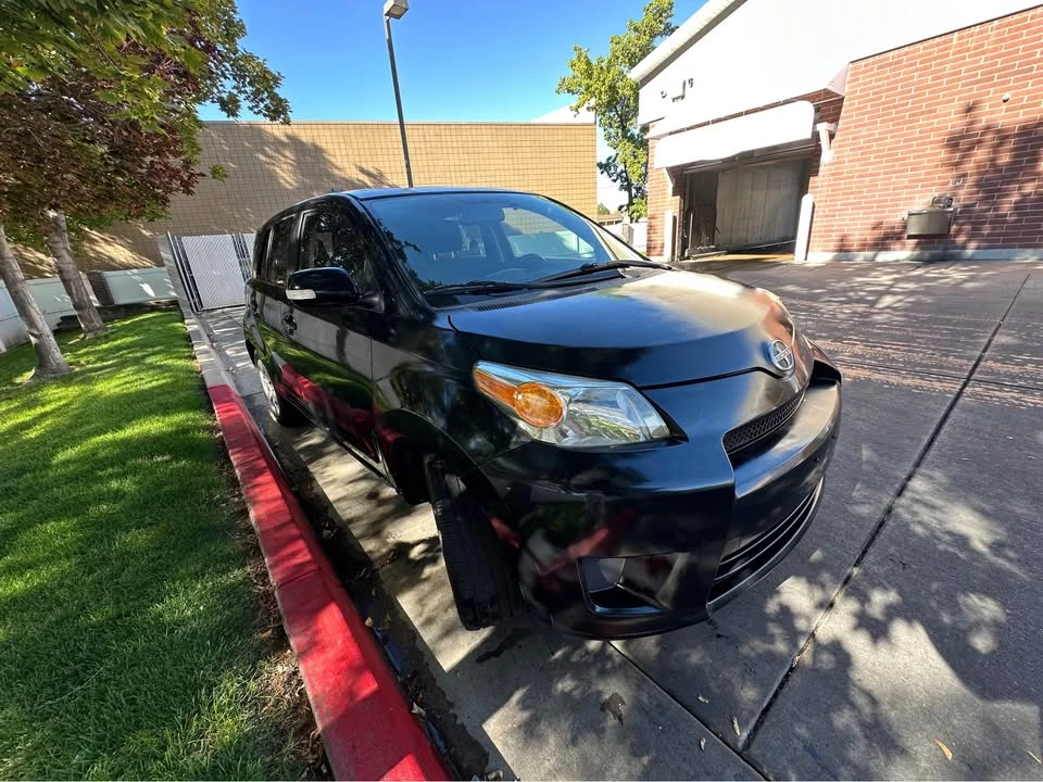 2010 Scion xD - Image 4 of 14